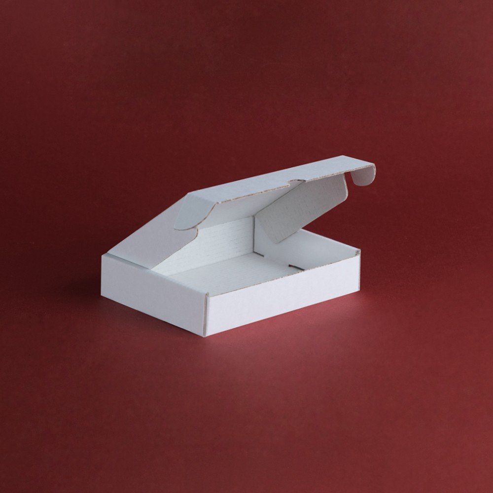 Customised reinforced self-assembling box